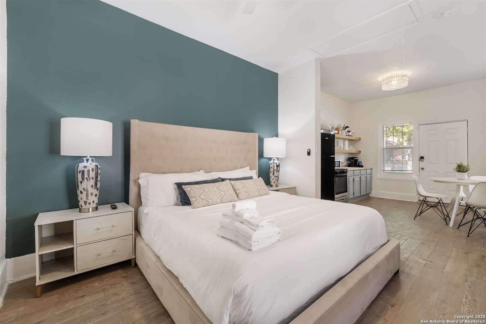 302 East Cevallos Street - 2